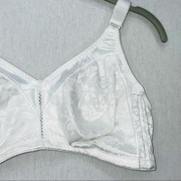 Bali Double Support Spa Closure Wireless Bra 3372 - Picture 6 of 8